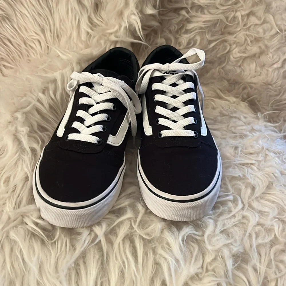 Vans Women's Black and White Lace-Up Shoes - Picture 2 of 6